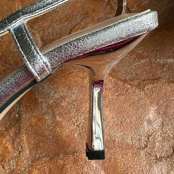 Silver Leather Pointed Toe Rhinestone Bow Detail Formal Slingback Heels Sz 8.5/9 - Picture 5 of 8